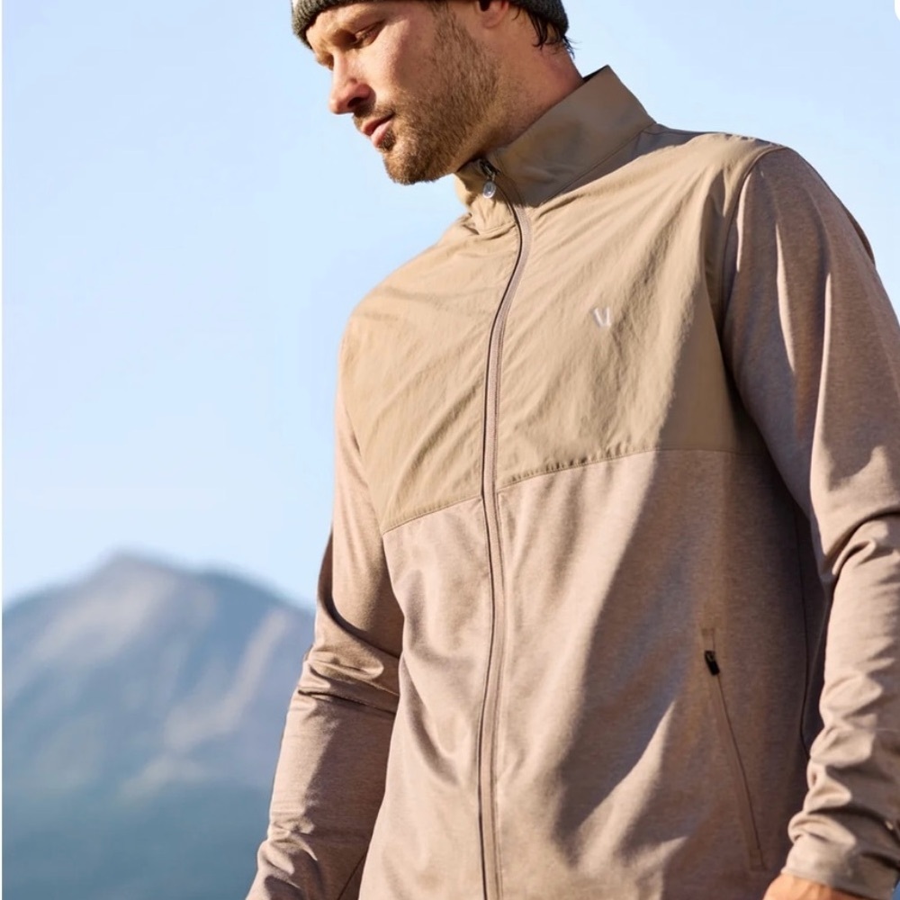 NWT. Men's Vuori Sunday element track jacket